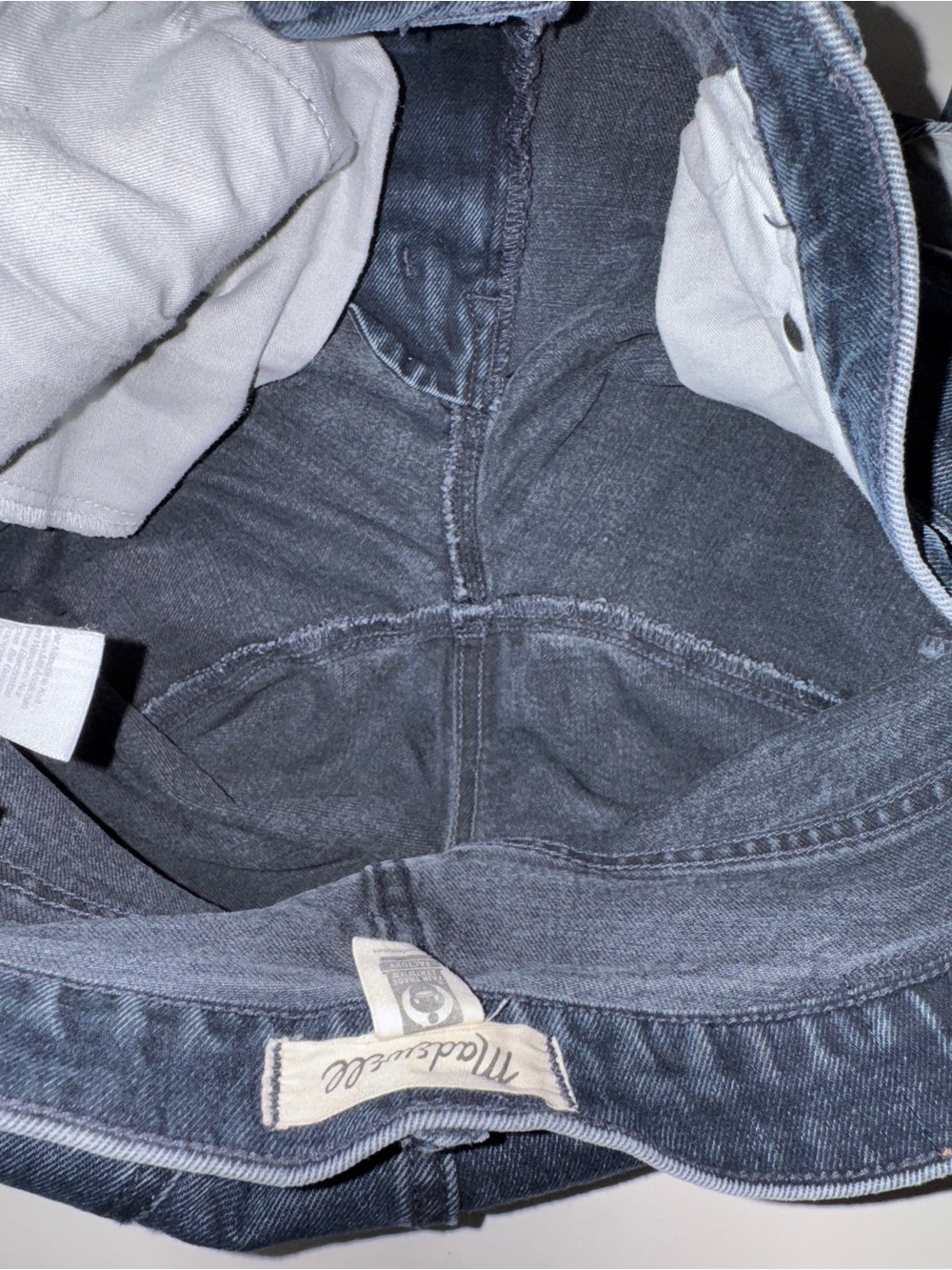 MADEWELL The Dadjean in Charcoal Indigo Wash Premium Comfort-Stretch Jeans (27) - Picture 13 of 17
